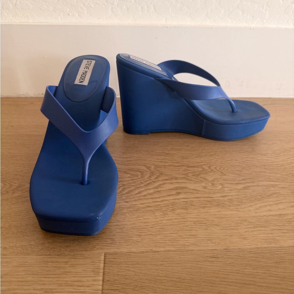 Steve Madden Blue ‘Refined’ Wedge Sandals
